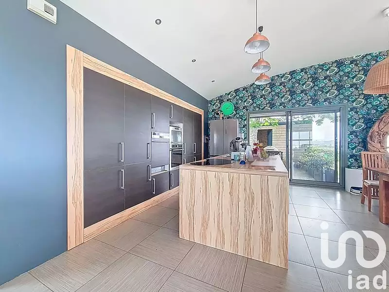 Maison, 235 m²