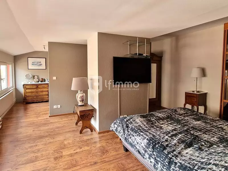Immeuble, 1 220 m²