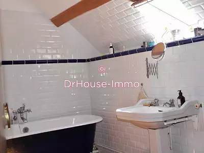 Maison, 225 m²