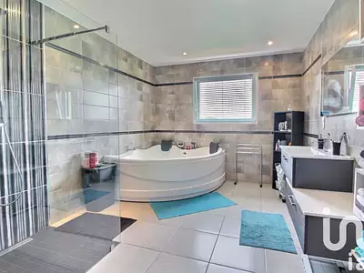 Maison, 176 m²