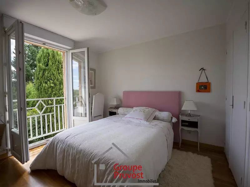 Maison, 240 m²