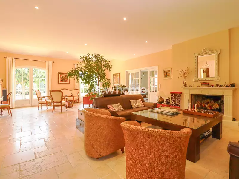 Maison, 320 m²