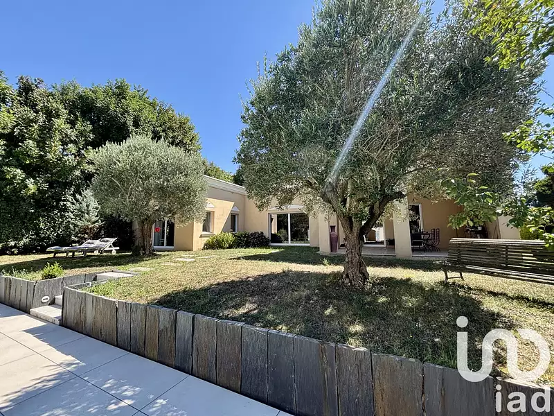 Maison, 240 m²