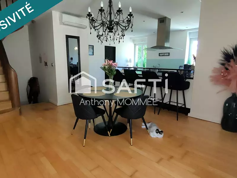 Maison, 214 m²