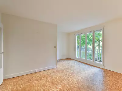 779,28 € CC Appartement • 26 m² • 1 pièce • 1 chambre Ville-d'Avray (92410)