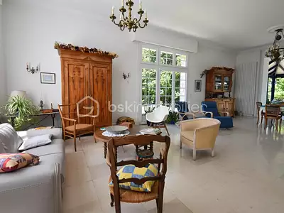 Maison, 303 m²