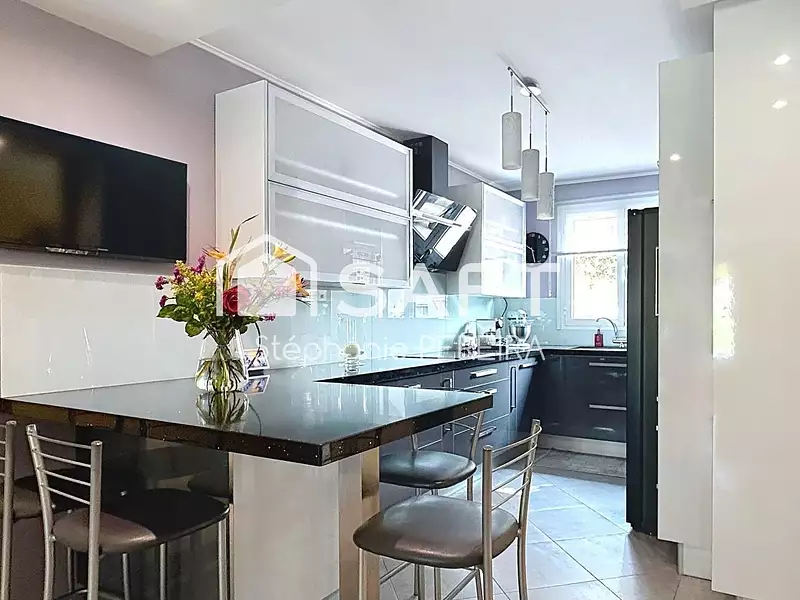 Maison, 174 m²