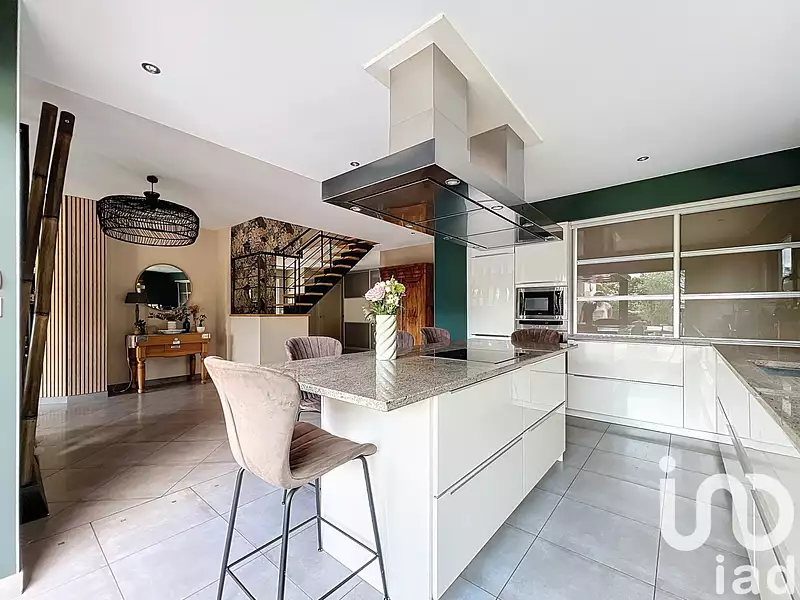 Maison, 215 m²
