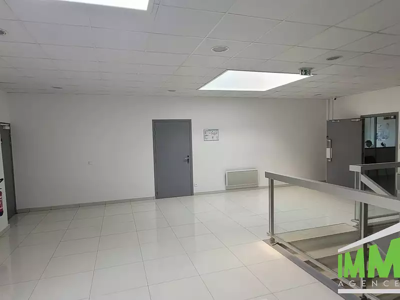 Divers, 325 m²