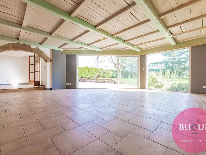 Maison, 375 m²