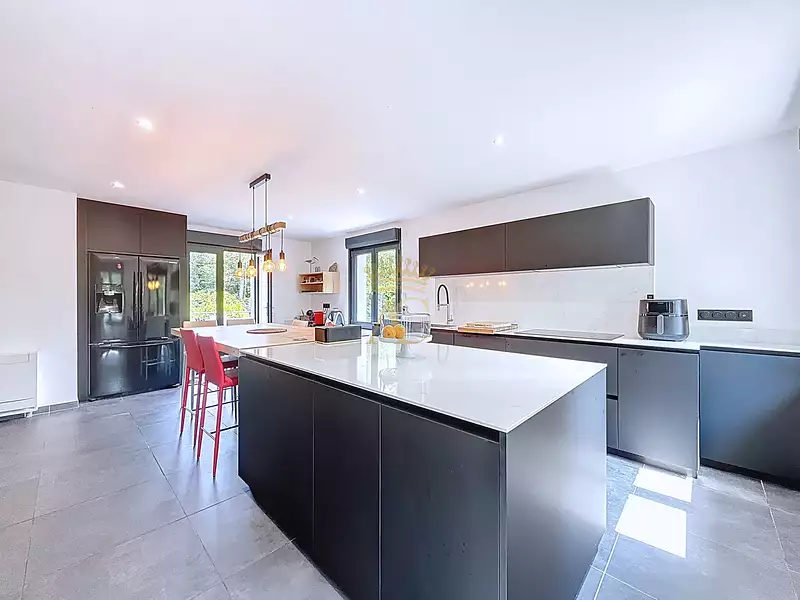Maison, 400 m²