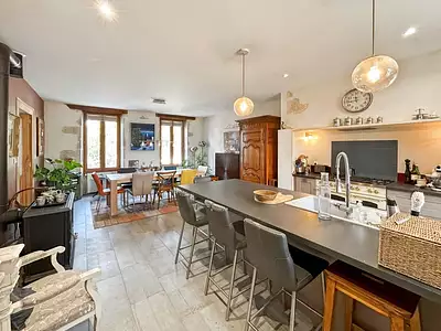 Maison, 885 m²