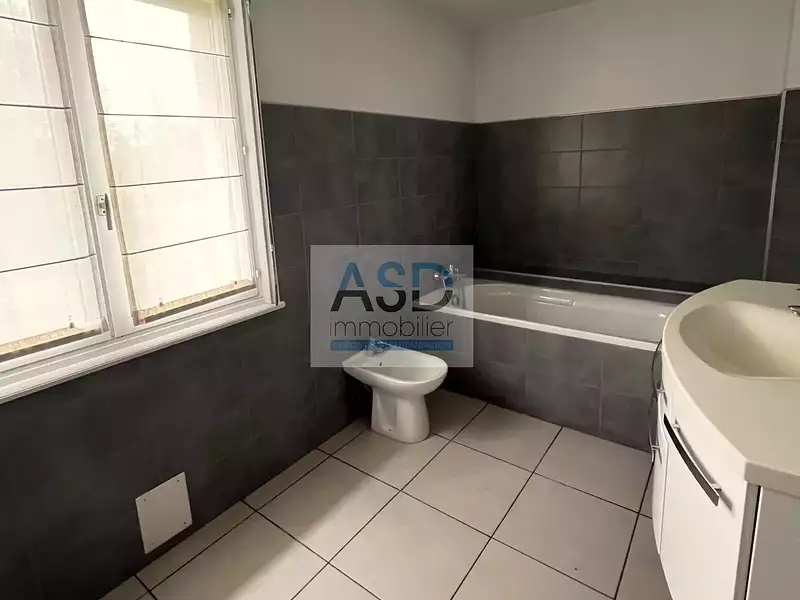 Maison, 240 m²