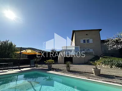 Maison, 158 m²
