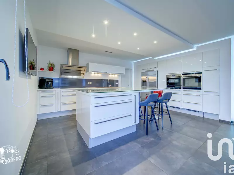 Maison, 250 m²