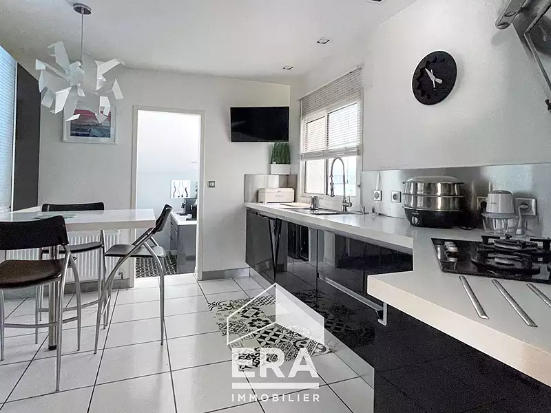 Maison, 260 m²