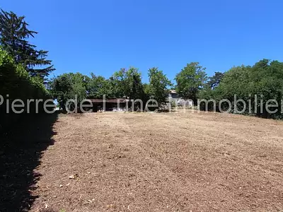 Terrain, 3 180 m²