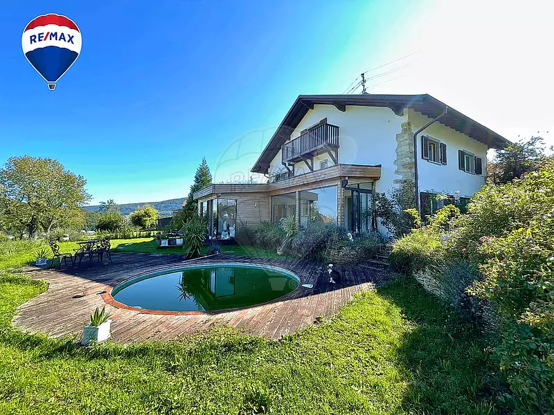Maison, 240 m²