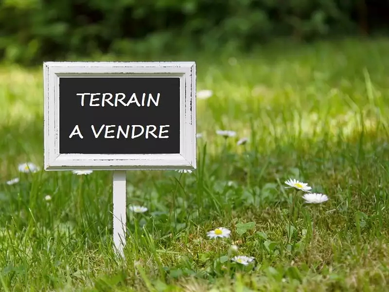 Terrain, 3 000 m²