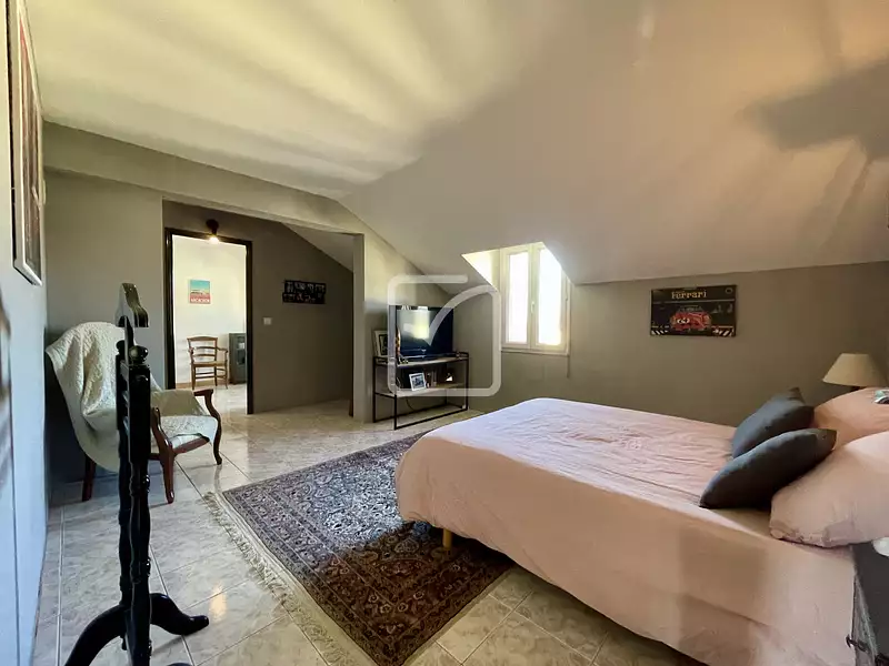 Maison, 281 m²
