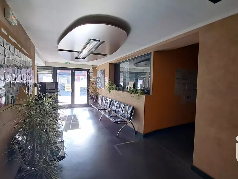 Immeuble, 643 m²