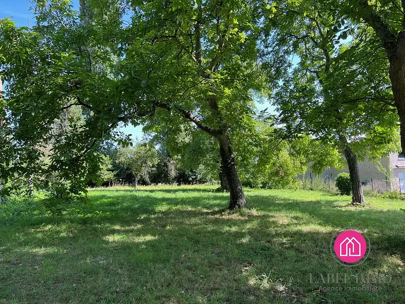 Terrain, 878 m²
