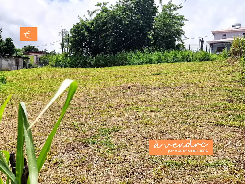 Terrain, 600 m²