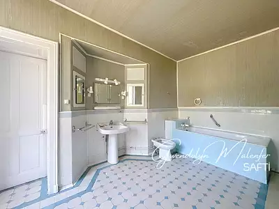 Maison, 180 m²