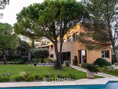 Maison, 345 m²