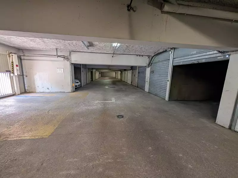 Parking, 11 m²
