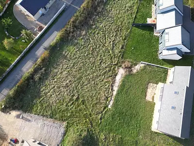 Terrain, 737 m²