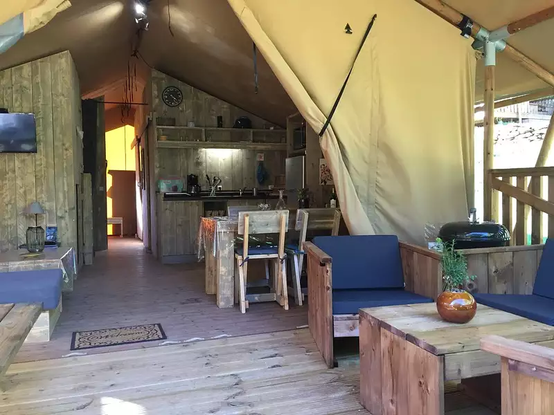 Maison, 570 m²