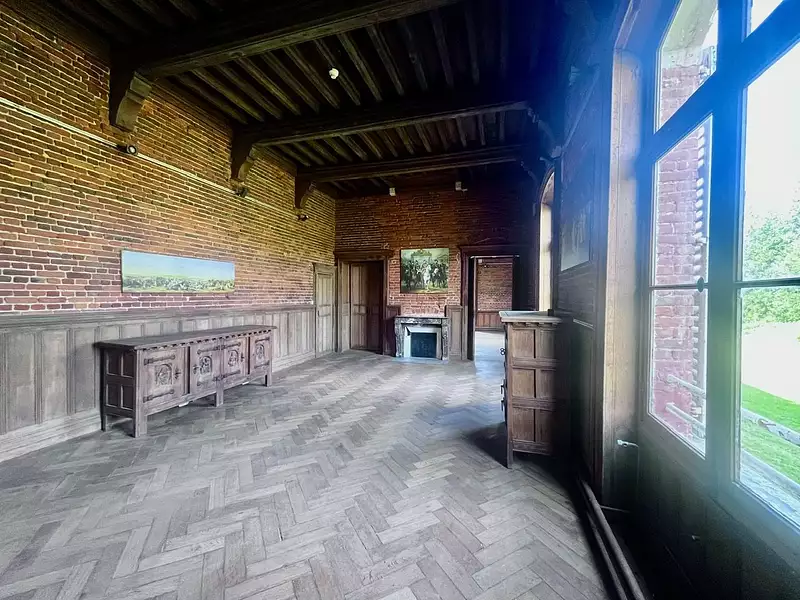 Maison, 1 800 m²