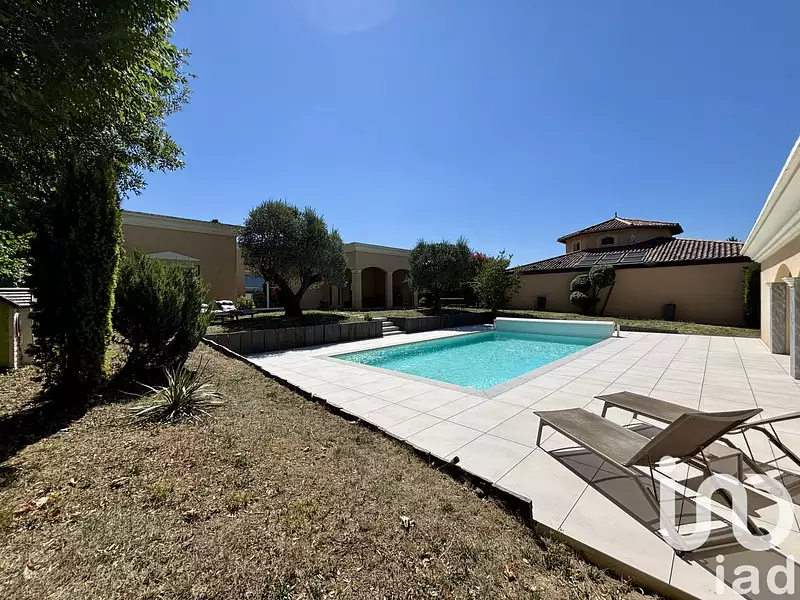 Maison, 240 m²