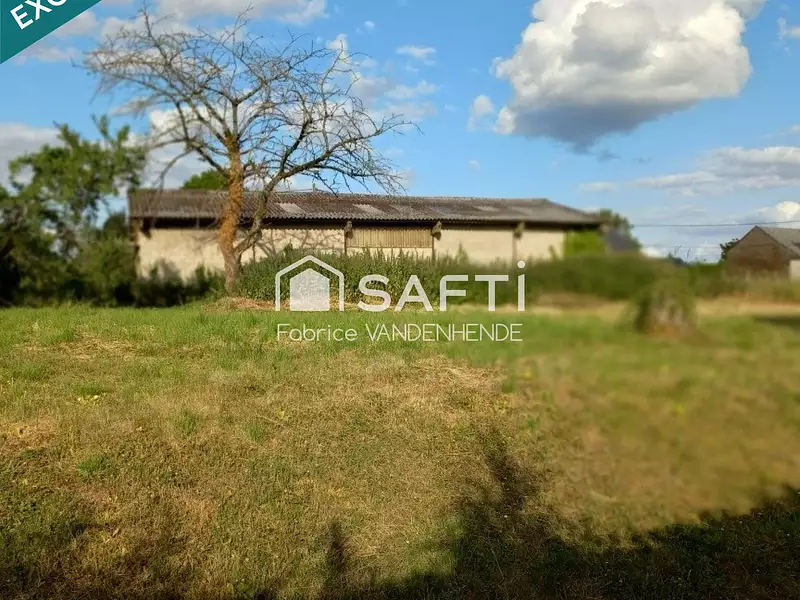 Terrain, 697 m²