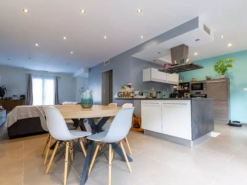 Maison, 119 m²