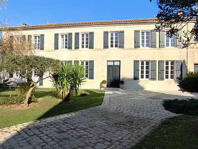 Maison, 281 m²