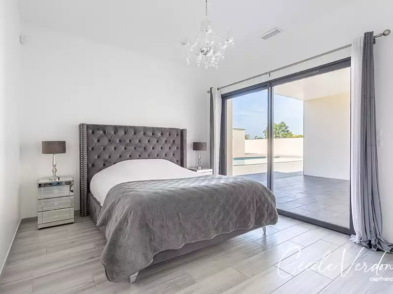 Maison, 281 m²