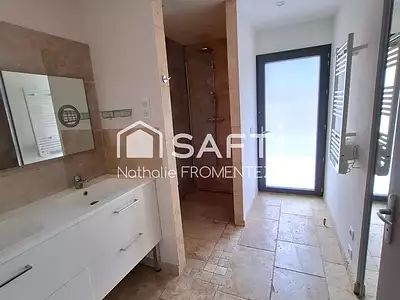 Maison, 220 m²