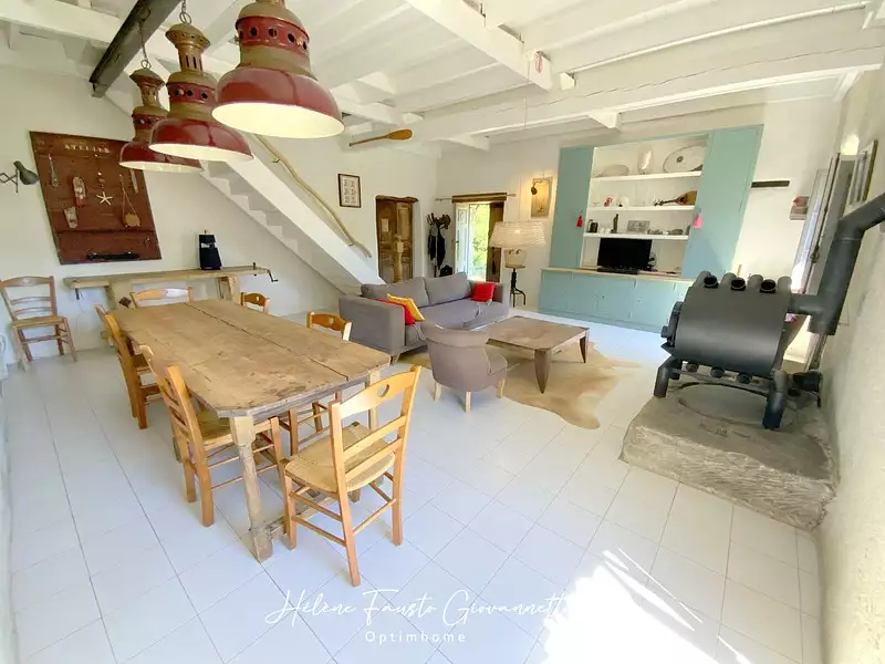 Maison, 235 m²