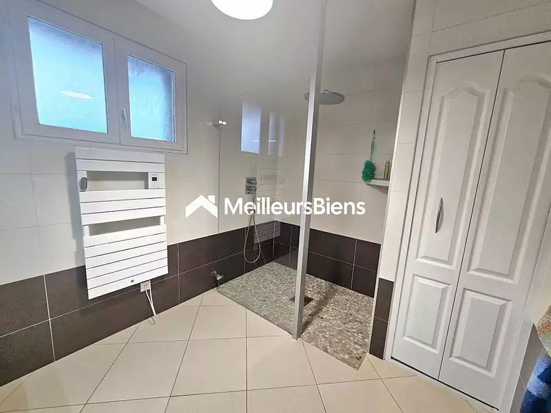 Maison, 179 m²