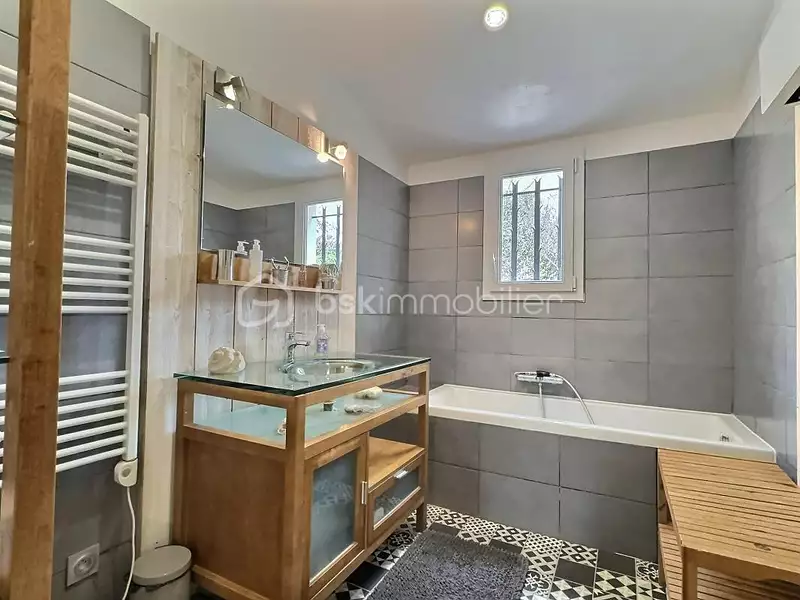 Maison, 203 m²