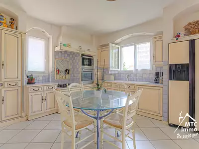 Maison, 195 m²