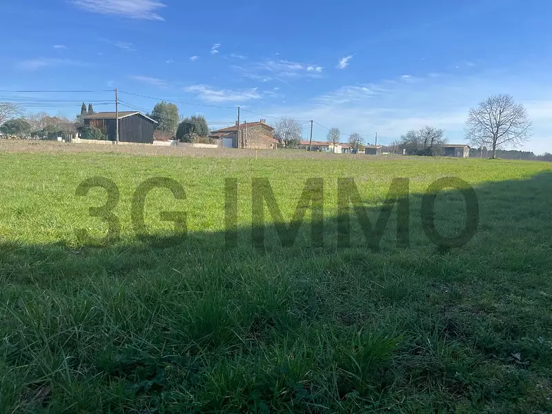 Terrain, 912 m²