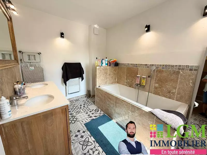 Maison, 176 m²