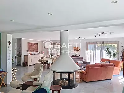 Maison, 330 m²