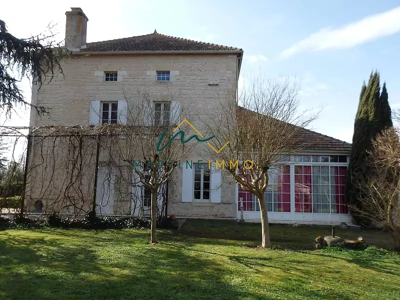 Maison, 305 m²