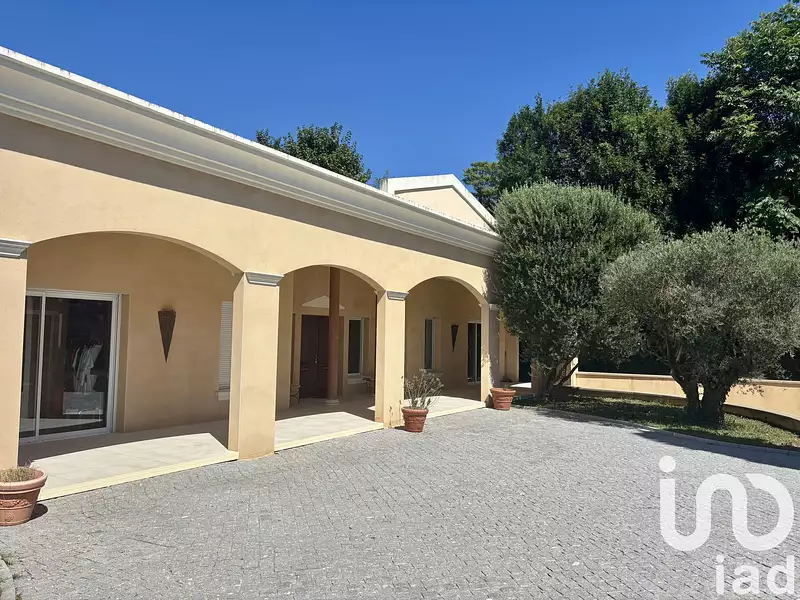 Maison, 240 m²