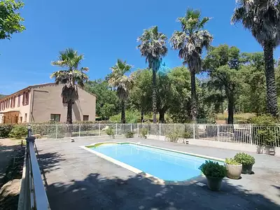 Maison, 950 m²