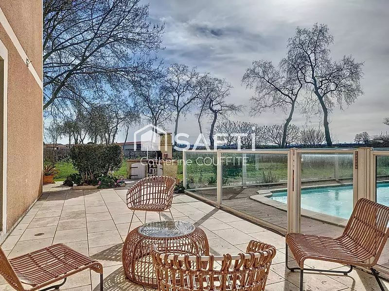 Maison, 166 m²